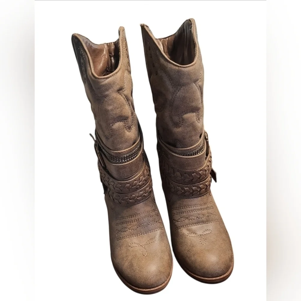 Mia Brown Cowboy Western Heeled Distressed Boots Pull On Size 8.5 *See Notes*
